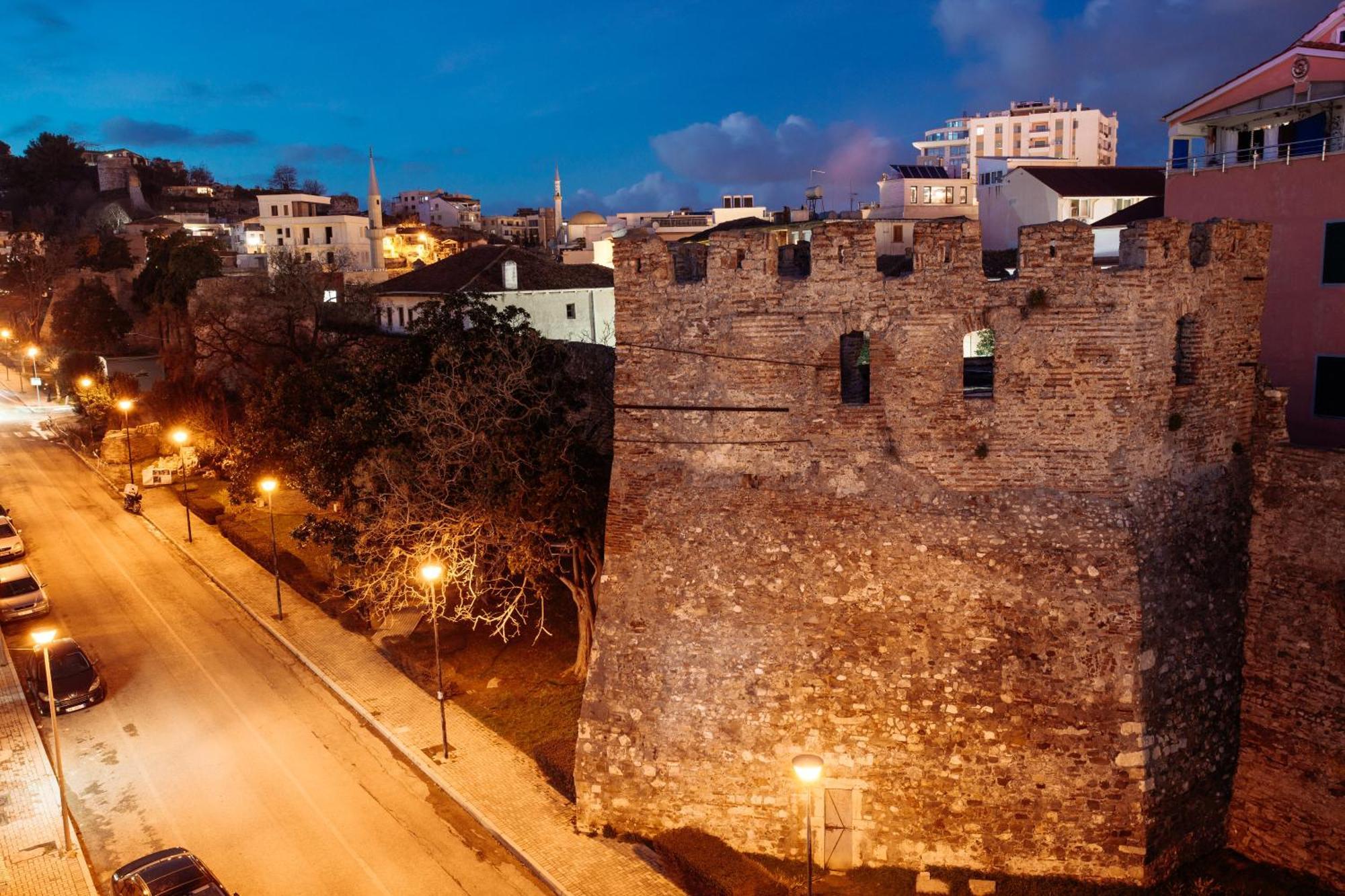 Super Apartment In The Ancient Roman Amphitheater Durrës 외부 사진