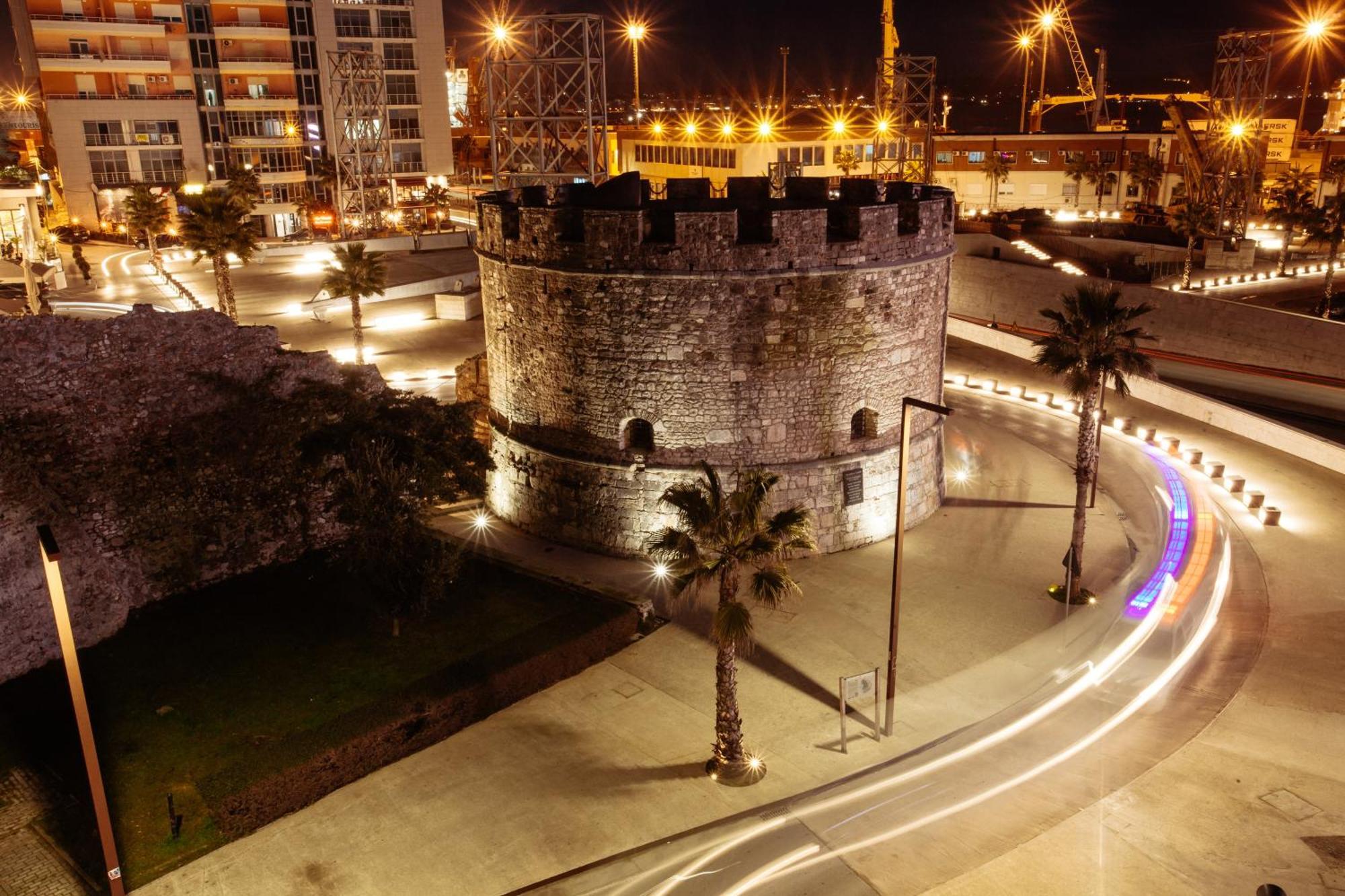 Super Apartment In The Ancient Roman Amphitheater Durrës 외부 사진